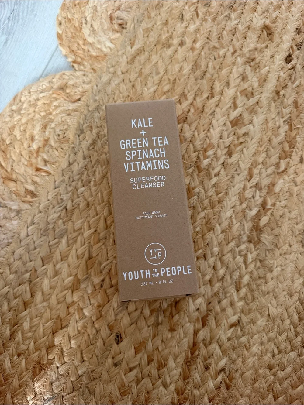 Kale + Green Tea Superfood Cleanser – Light Green